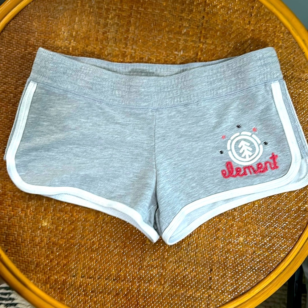 Vintage element shorts